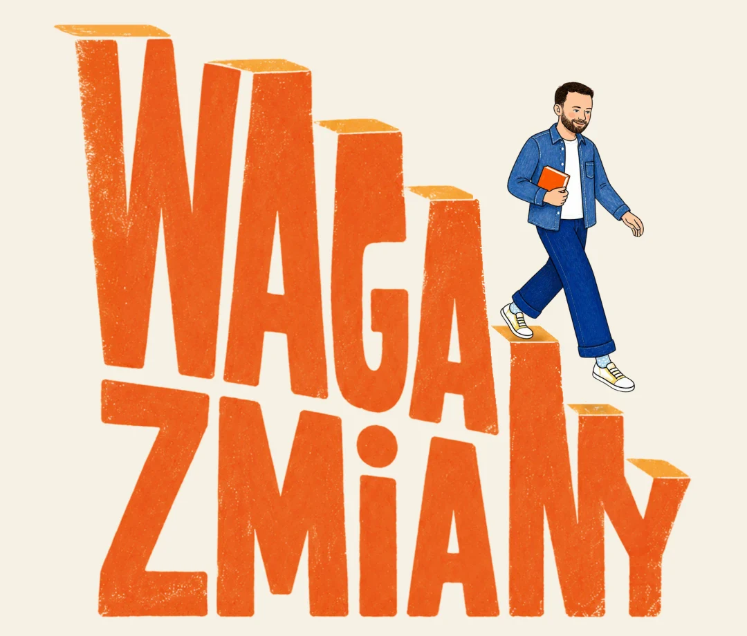 Napis „Waga zmiany” z liter ułożonych w schody, po których schodzi Tomasz Witaszek z książką w ręku